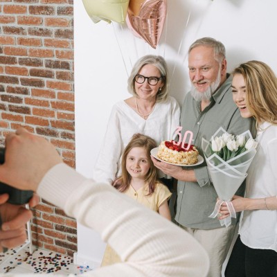 Família comemorando um aniversário de 30 anos