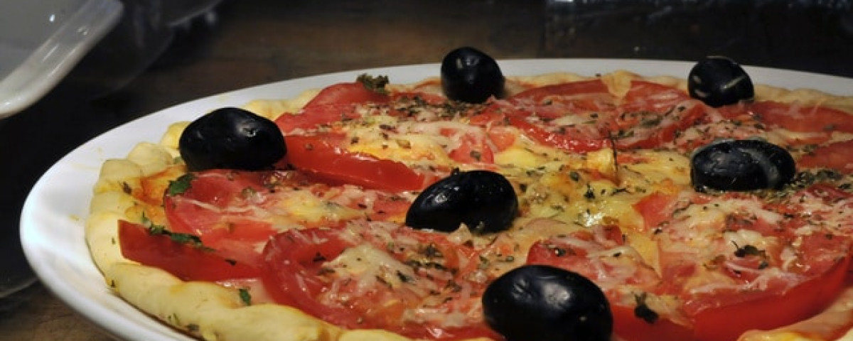 7 receitas de pizza siciliana para provar um sabor diferente e